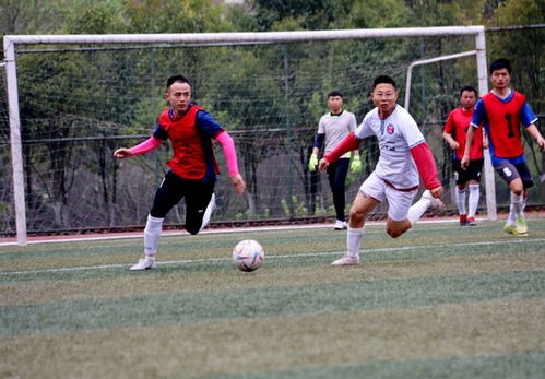 16歲11個月零五天，阿爾伯特成為多特隊史第三年輕出場球員
