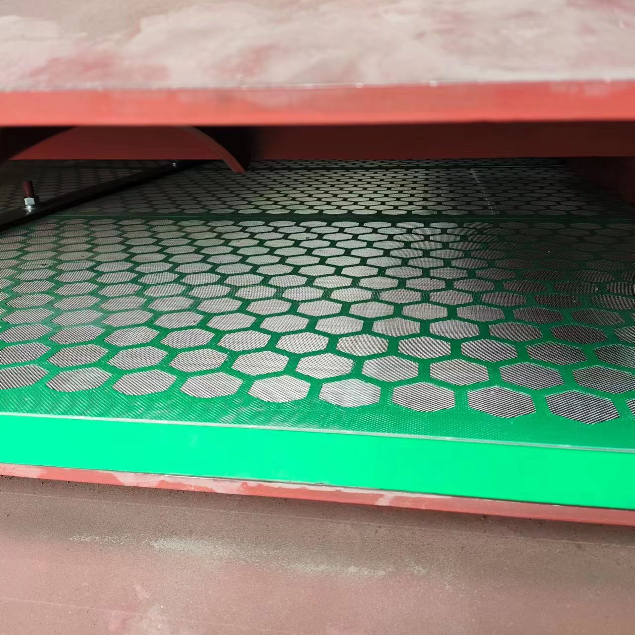 脫水篩使用時聚氨酯篩板好壞區分方法